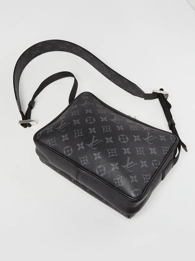 Urban Classic Messenger Bag